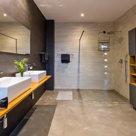 Vakantiehuis 2 I 2 Badefaesser I Sauna I Bis 10 Gaeste